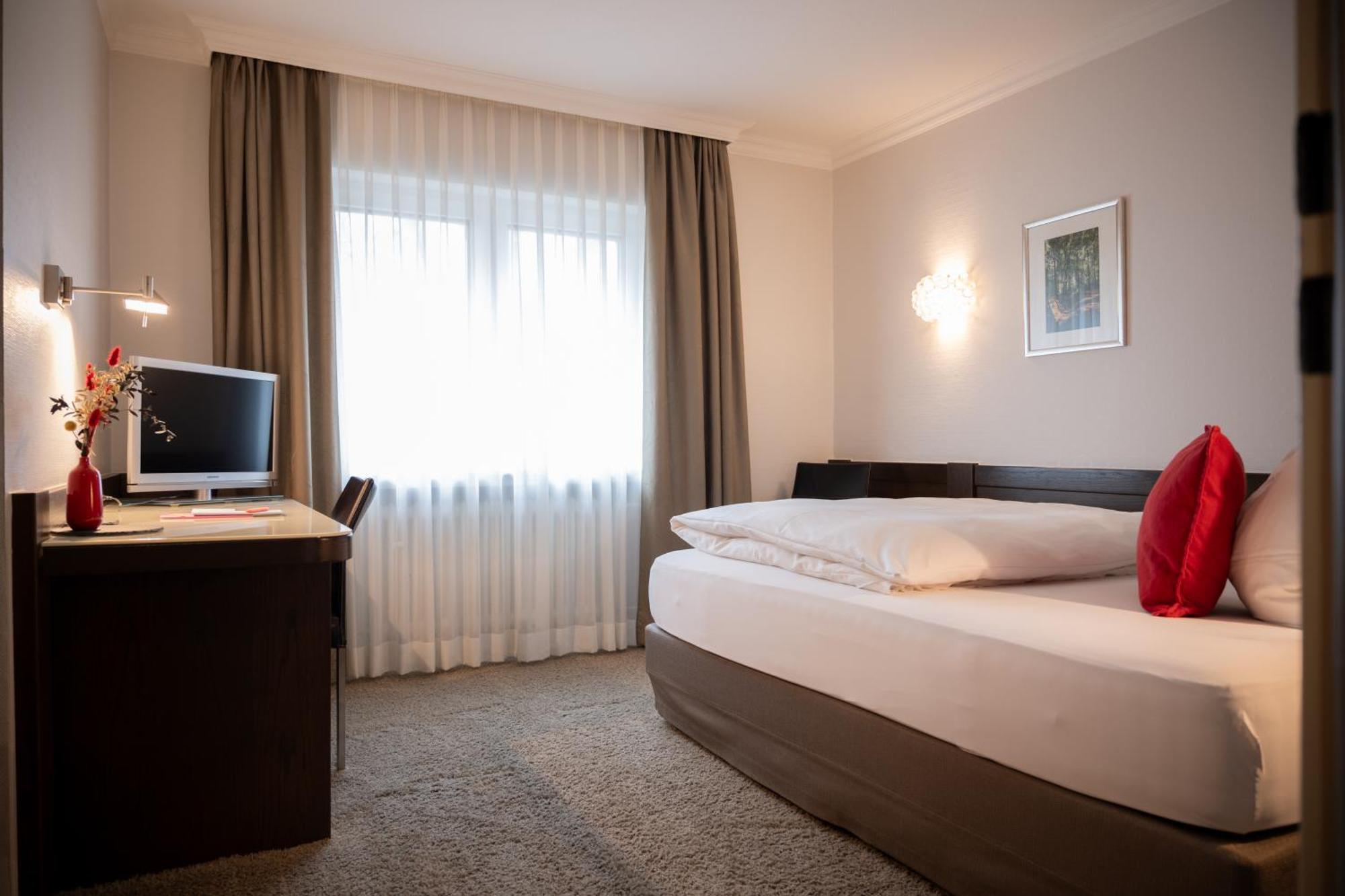 Hotel Menge "An Der Schlacht" Арнсберг Екстер'єр фото